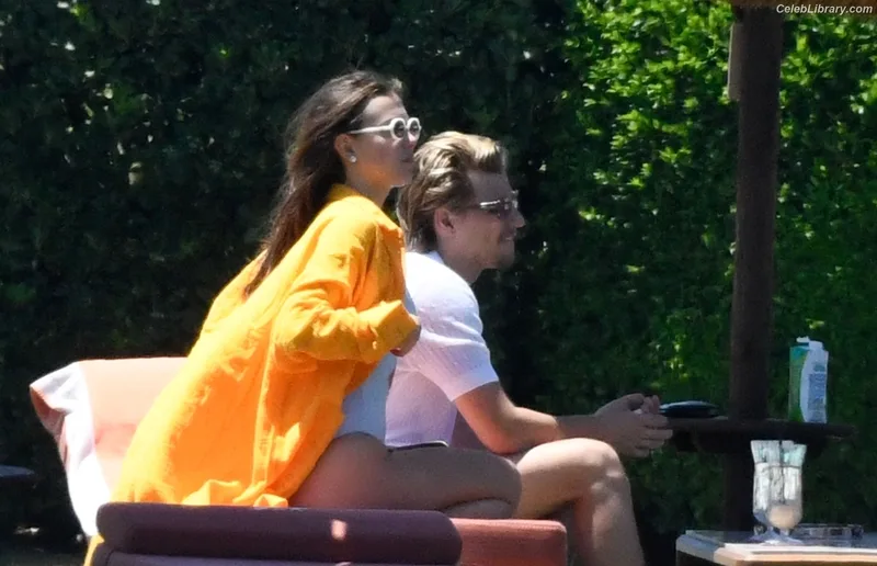 Millie Bobby Brown photo 3 of 4182