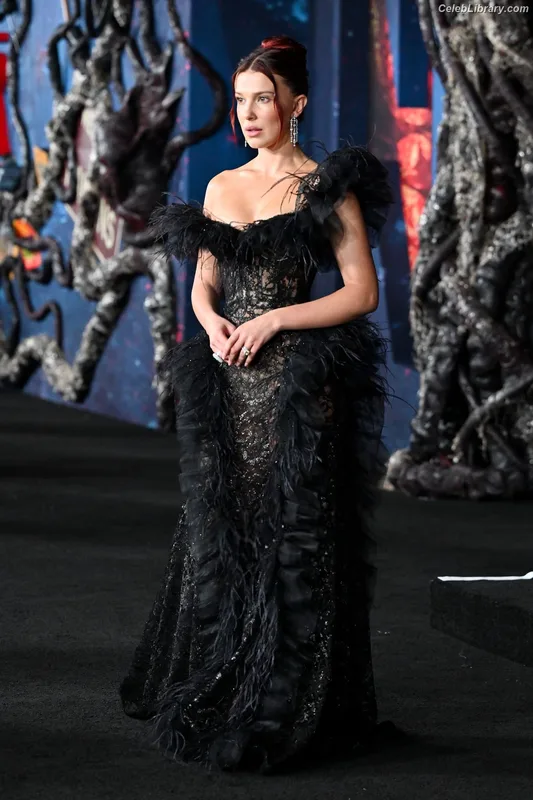 Millie Bobby Brown photo 10 of 4182
