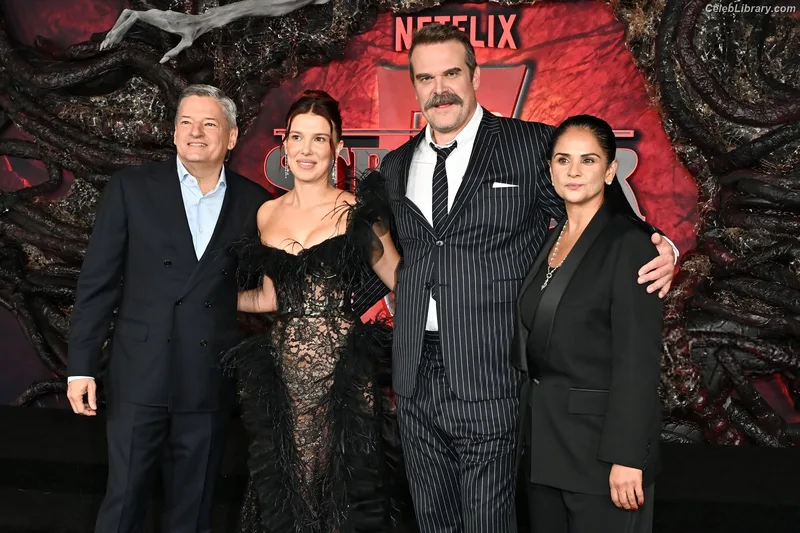 Millie Bobby Brown photo 16 of 4182