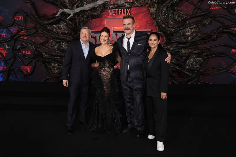 Millie Bobby Brown photo 19 of 4182
