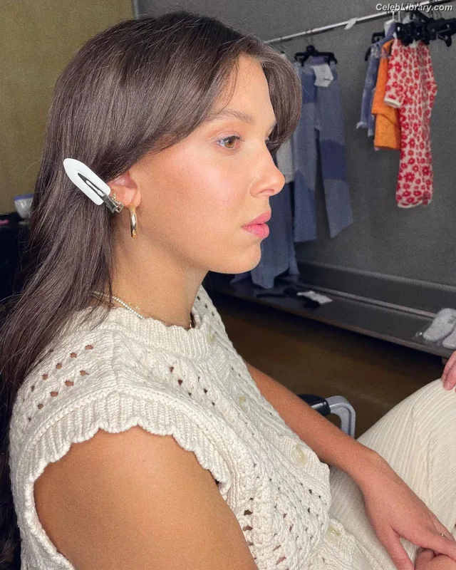 Millie Bobby Brown photo 22 of 4182