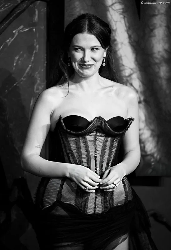 Millie Bobby Brown photo 14 of 4182