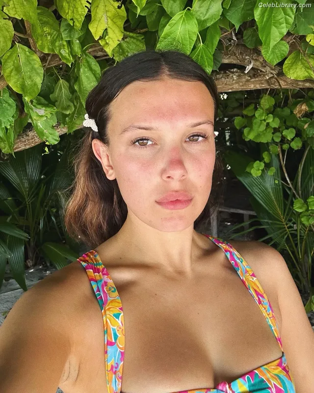 Millie Bobby Brown photo 20 of 4182