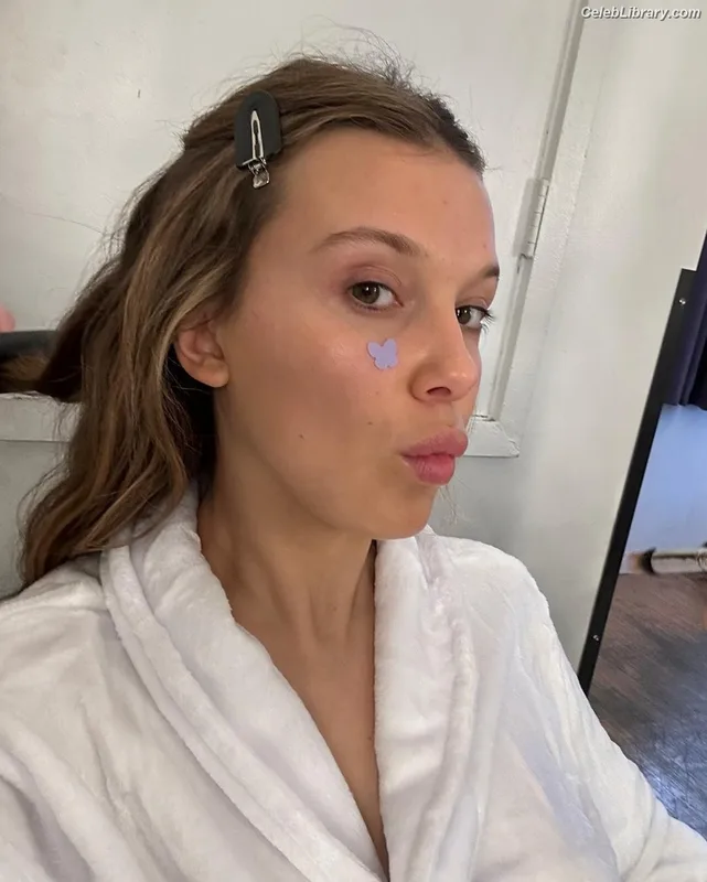 Millie Bobby Brown photo 7 of 4182