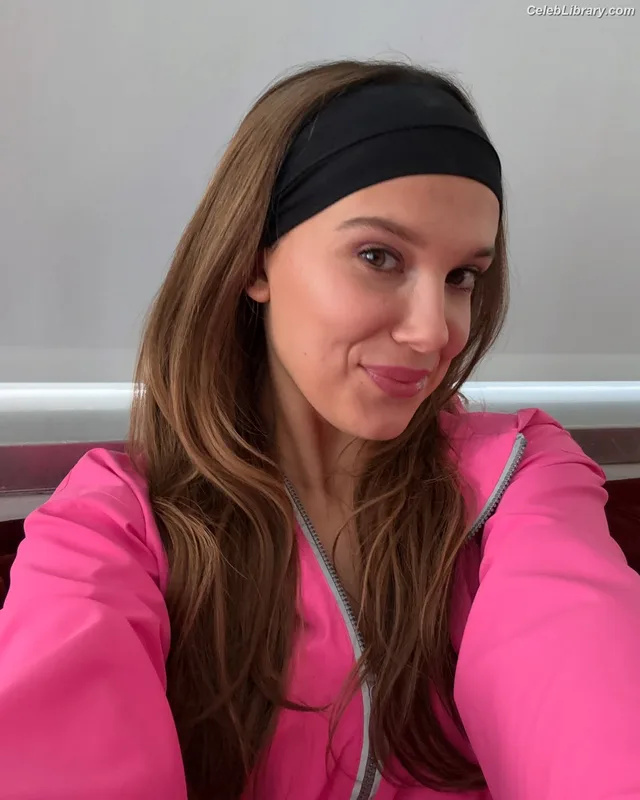 Millie Bobby Brown photo 13 of 4182