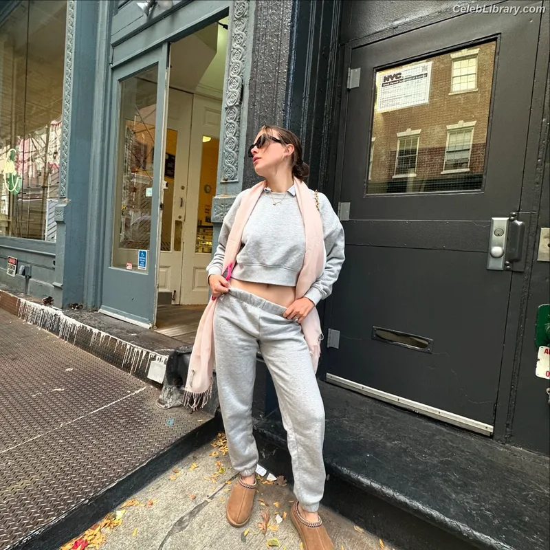 Millie Bobby Brown photo 19 of 4182
