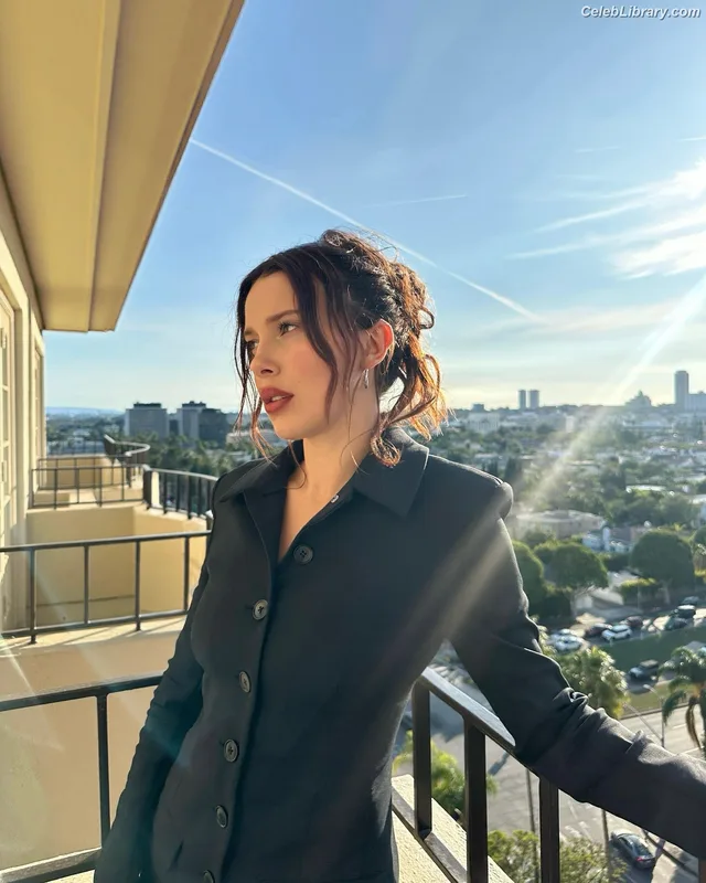 Millie Bobby Brown photo 21 of 4182