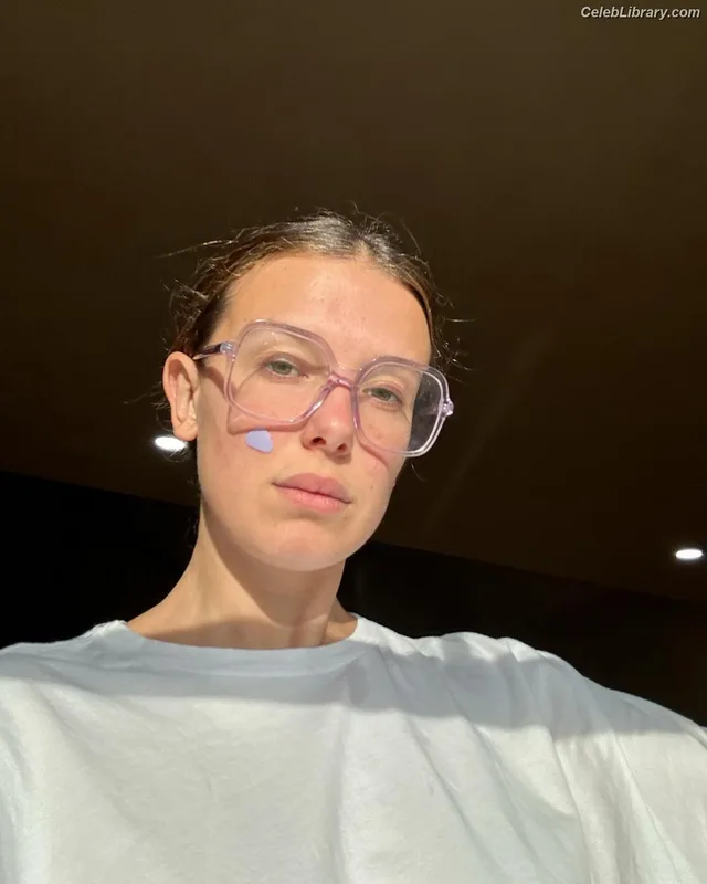 Millie Bobby Brown photo 5 of 4182