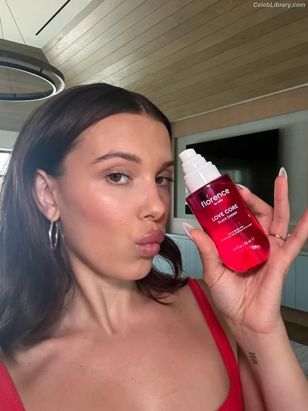 Millie Bobby Brown photo 15 of 4182