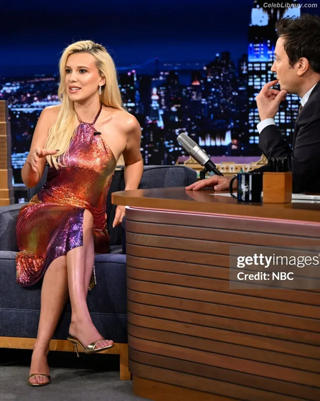 Millie Bobby Brown photo 1 of 4182