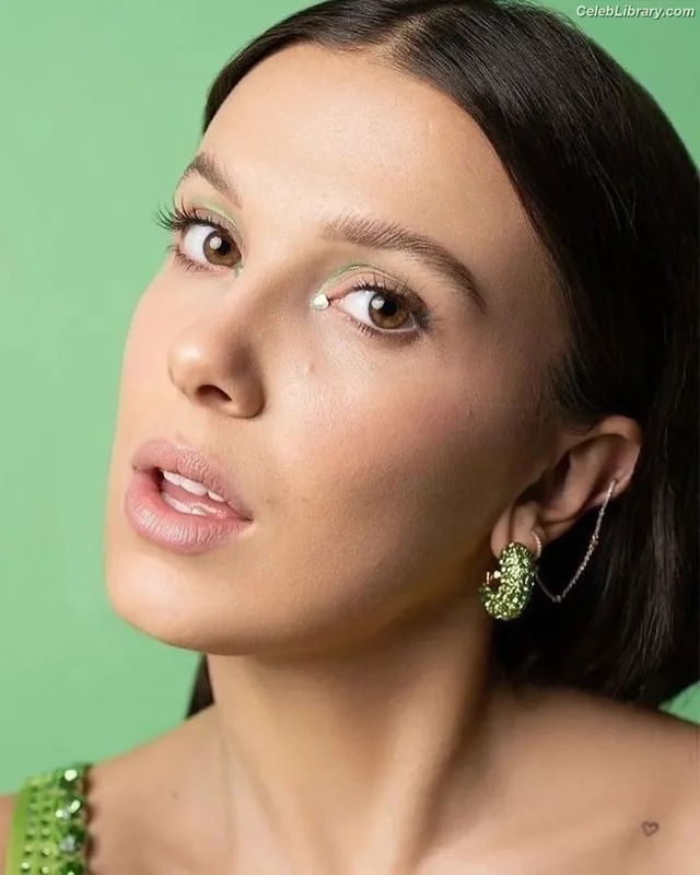 Millie Bobby Brown photo 4 of 4182
