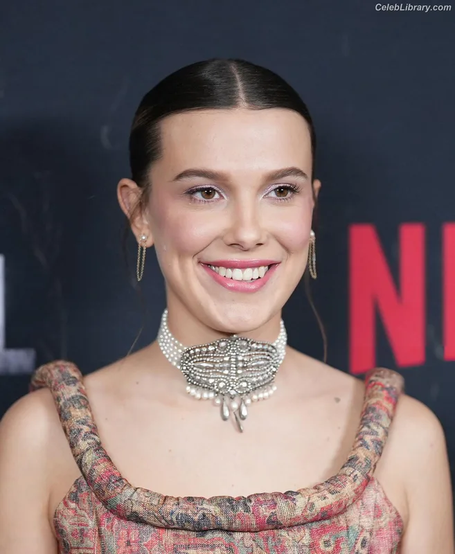 Millie Bobby Brown photo 7 of 4182