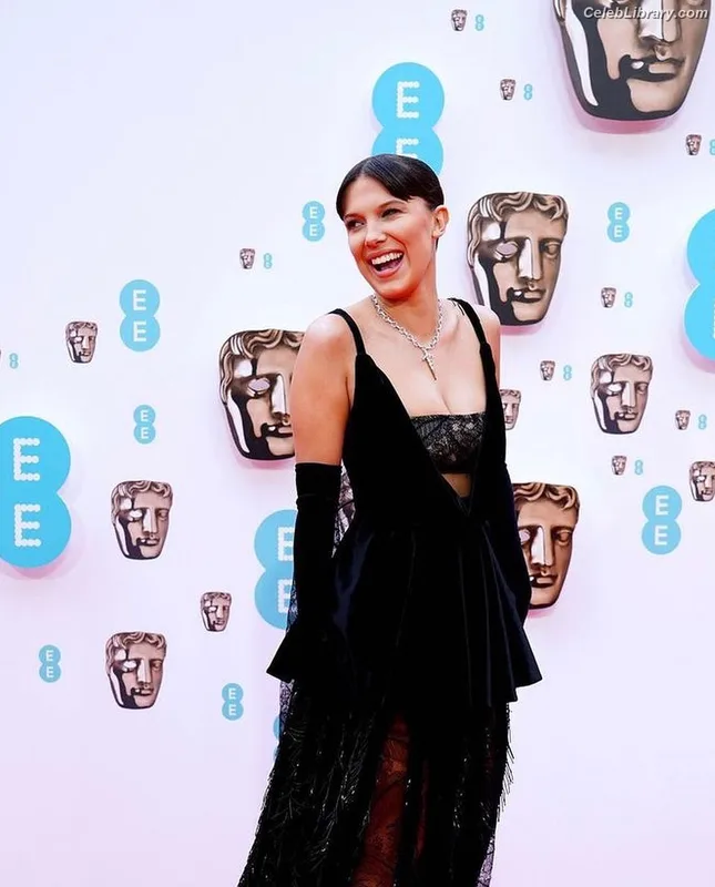 Millie Bobby Brown photo 10 of 4182