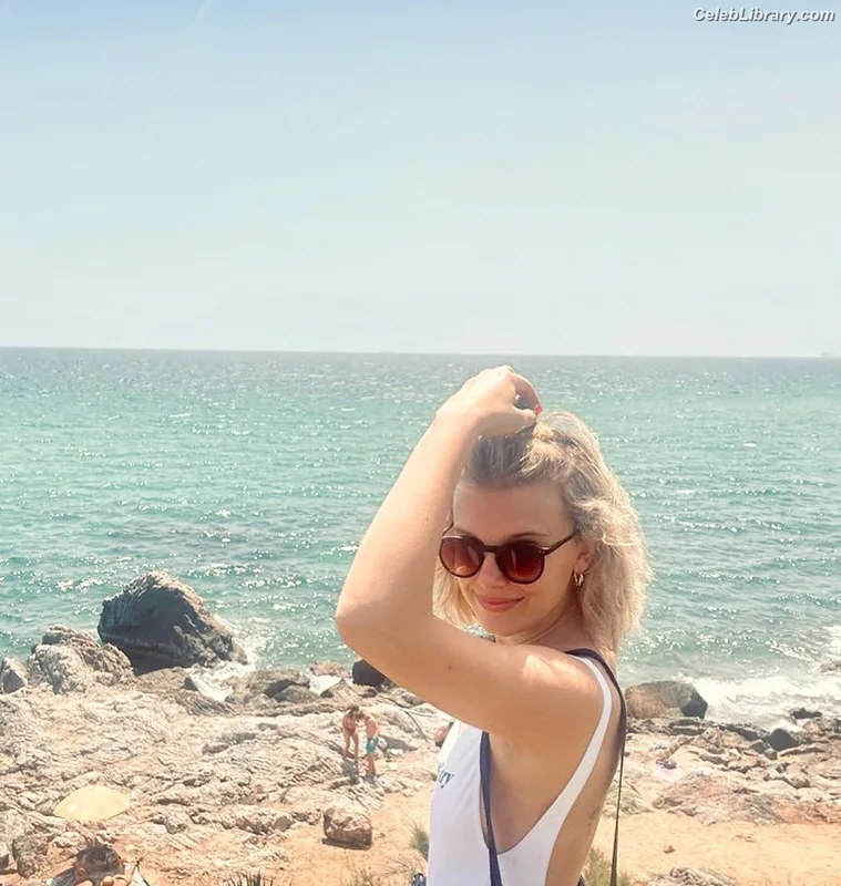 Millie Bobby Brown photo 13 of 4182