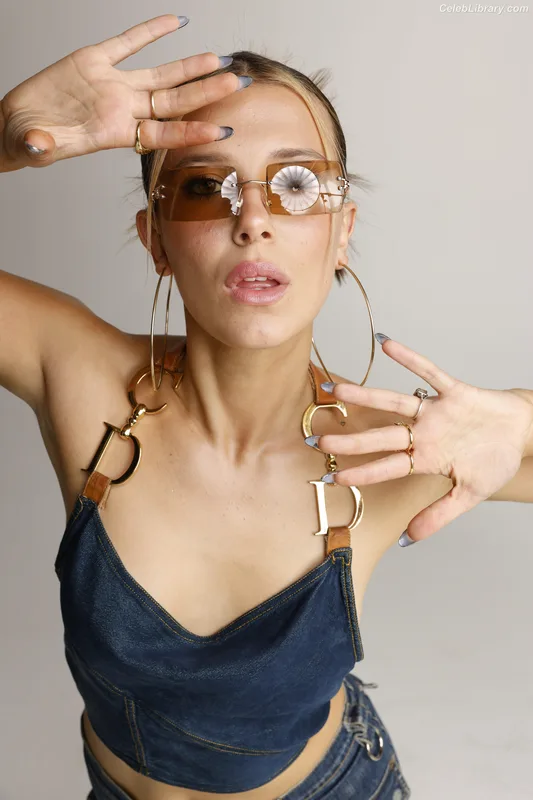 Millie Bobby Brown photo 24 of 4182