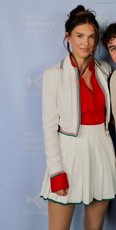 Millie Bobby Brown photo 24 of 4182