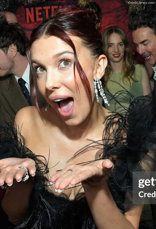 Millie Bobby Brown photo 3 of 4182