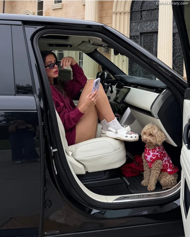 Millie Bobby Brown photo 12 of 4182