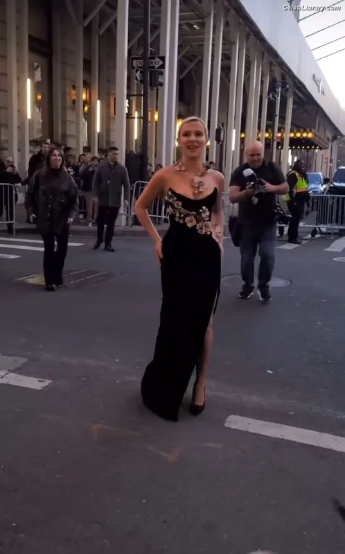 Millie Bobby Brown photo 21 of 4182