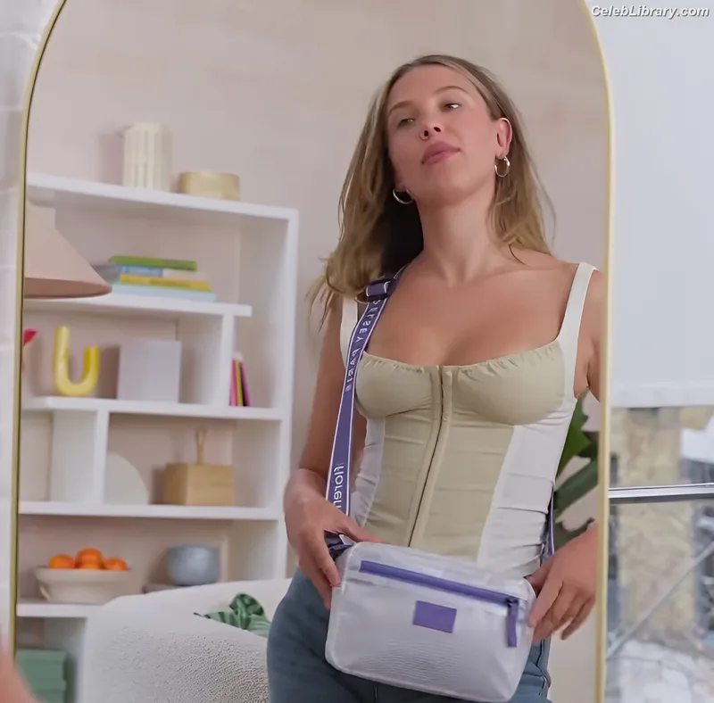 Millie Bobby Brown photo 4 of 4182
