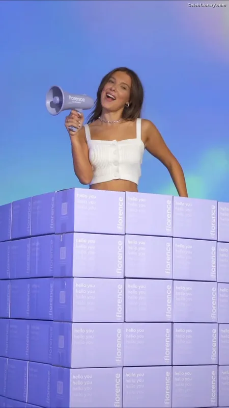 Millie Bobby Brown photo 18 of 4182