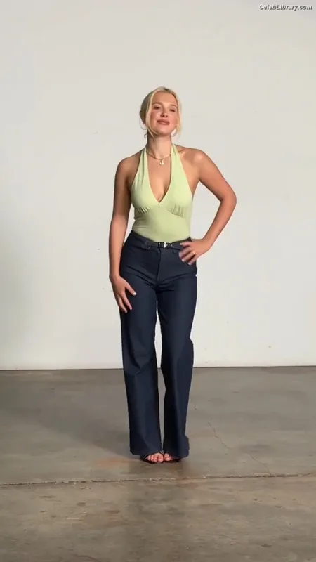 Millie Bobby Brown photo 4 of 4182