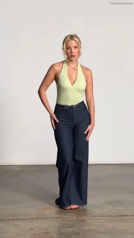 Millie Bobby Brown photo 6 of 4182