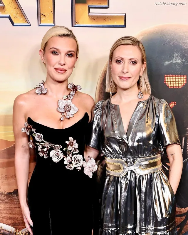 Millie Bobby Brown photo 10 of 4182