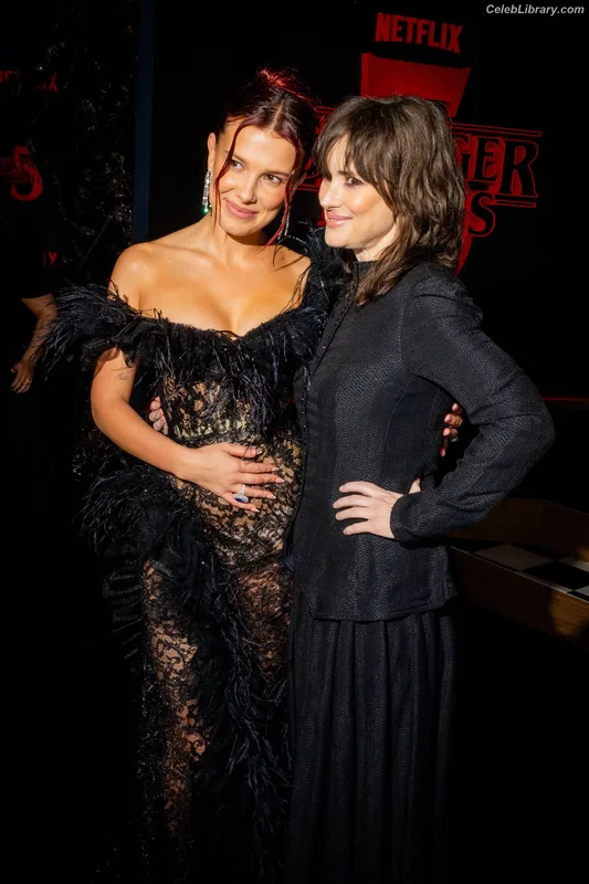 Millie Bobby Brown photo 19 of 4182