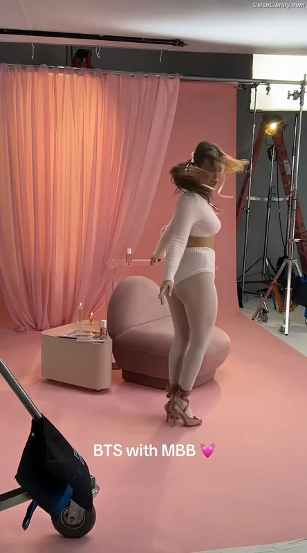 Millie Bobby Brown photo 14 of 4182