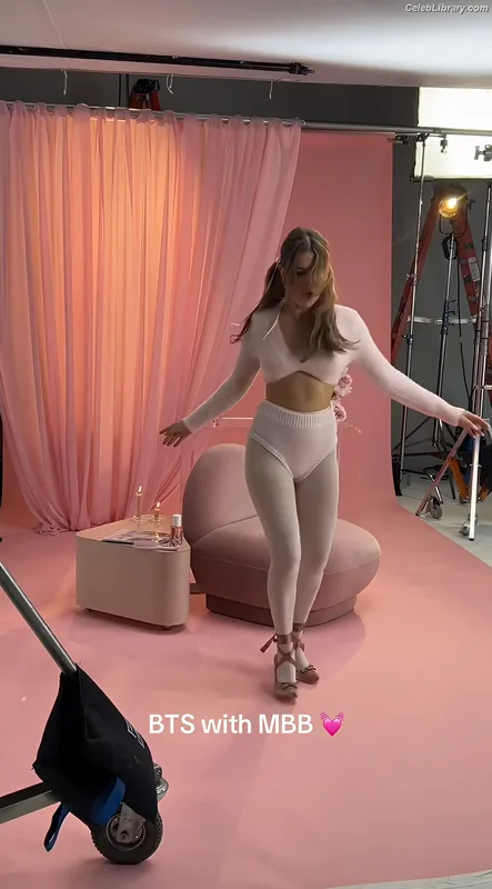 Millie Bobby Brown photo 16 of 4182