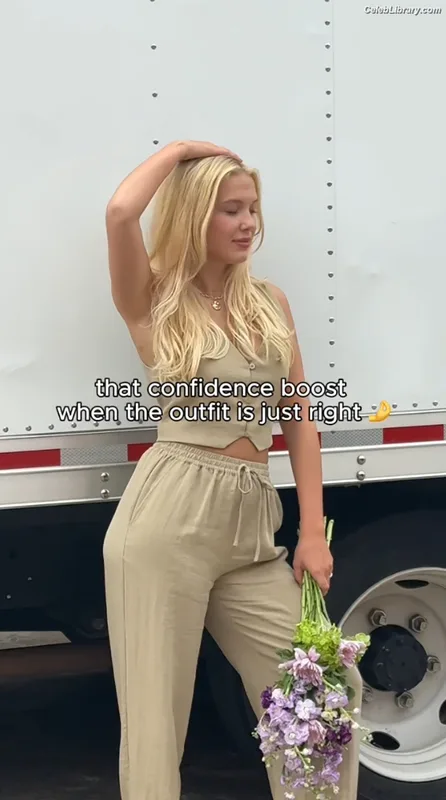 Millie Bobby Brown photo 21 of 4182