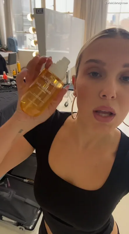 Millie Bobby Brown photo 18 of 4182