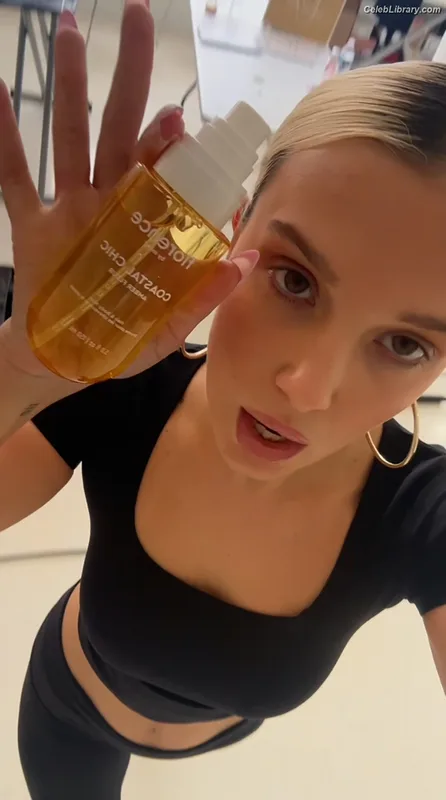 Millie Bobby Brown photo 20 of 4182