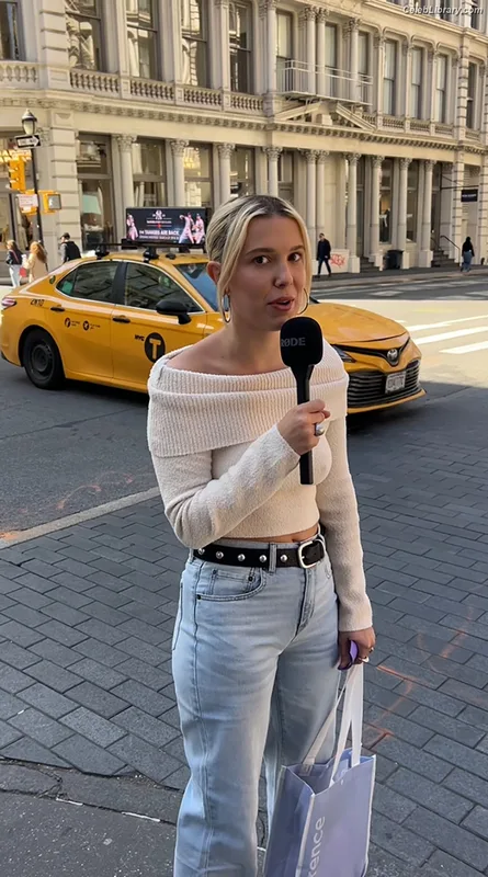 Millie Bobby Brown photo 4 of 4182