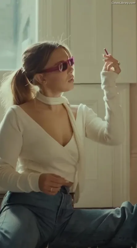 Millie Bobby Brown photo 7 of 4182