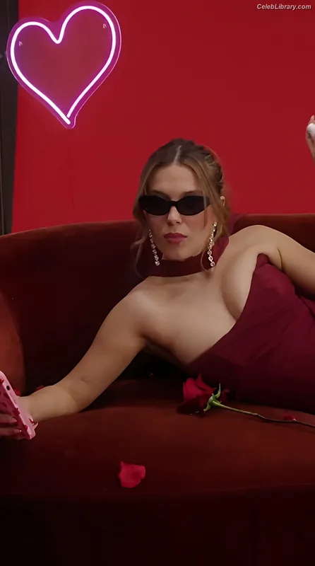 Millie Bobby Brown photo 9 of 4182