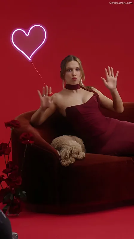 Millie Bobby Brown photo 16 of 4182