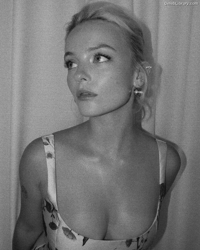 millie gibson photo 3 of 489