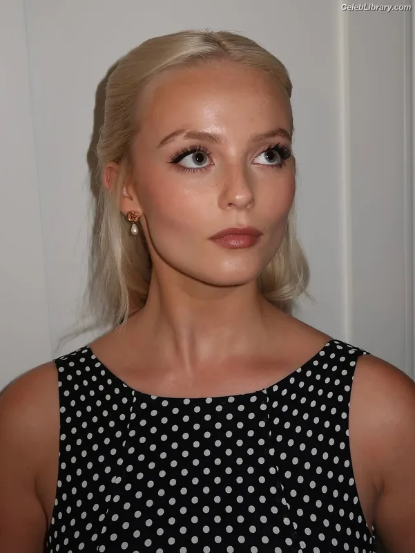 millie gibson photo 14 of 489