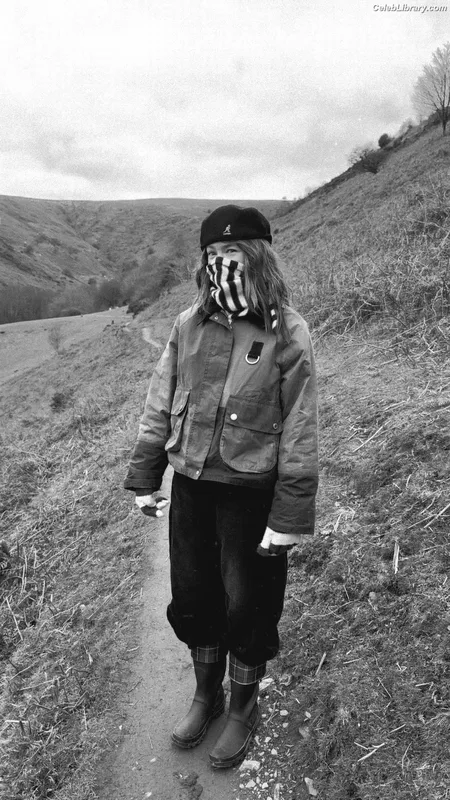 Milly Alcock photo 19 of 615