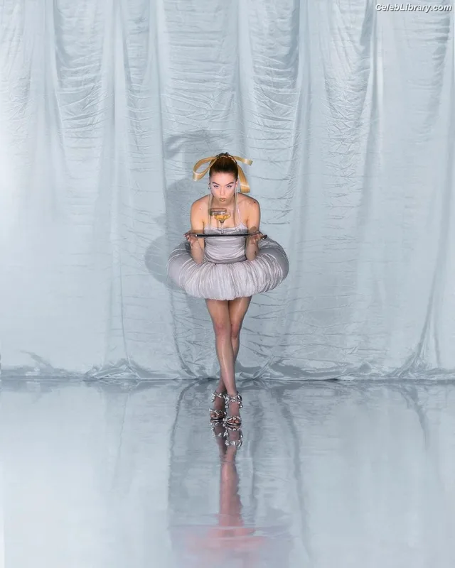 Milly Alcock photo 14 of 615