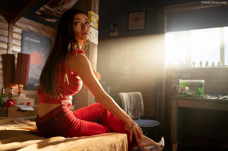 Mimi Keene photo 14 of 236