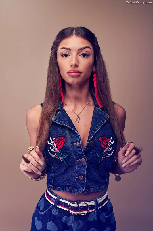 Mimi Keene photo 19 of 236