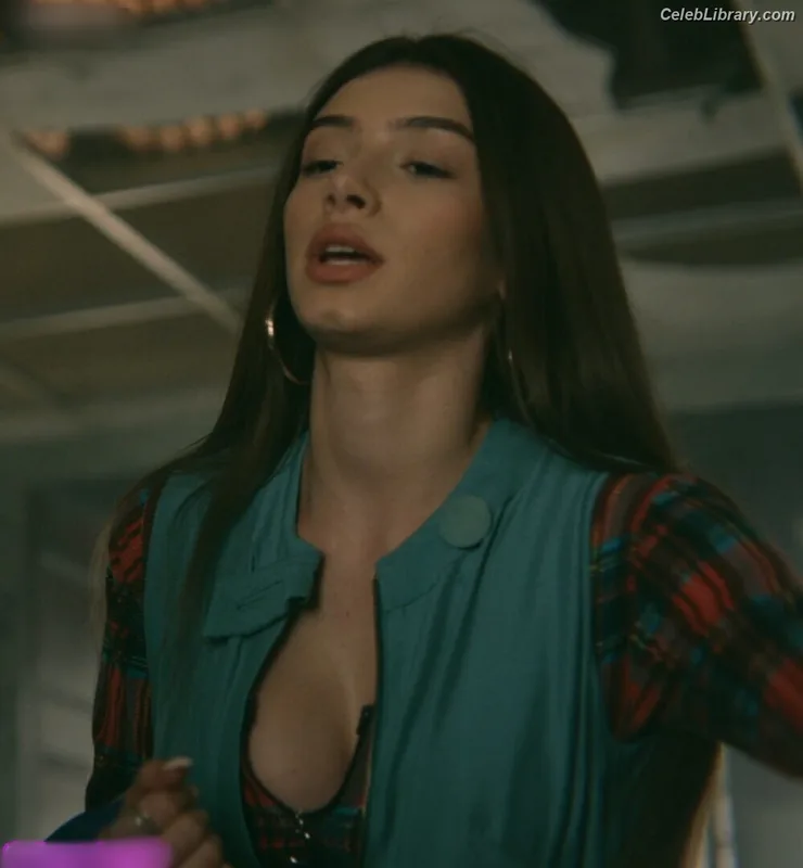 Mimi Keene photo 9 of 236