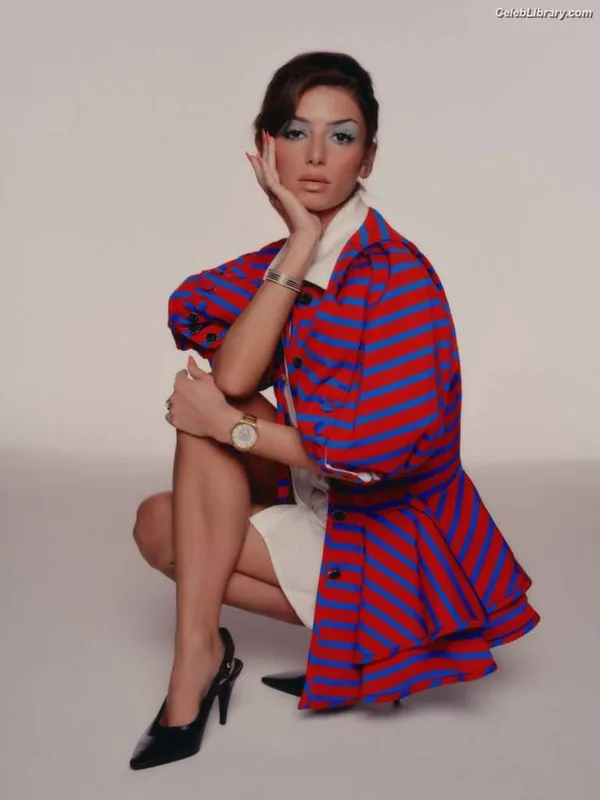 Mimi Keene photo 11 of 236
