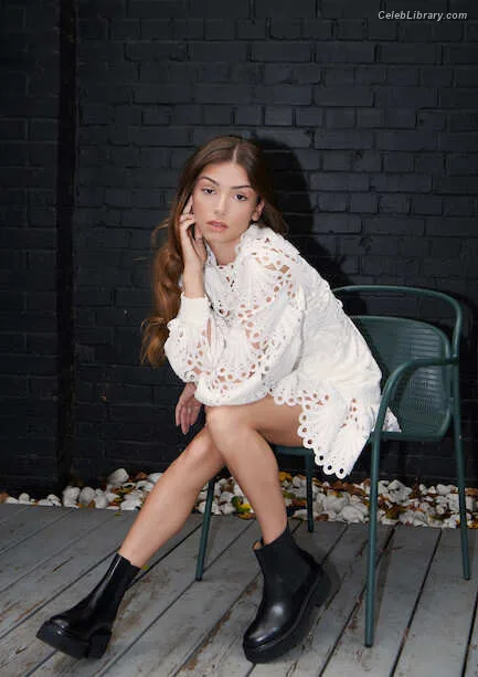 Mimi Keene photo 15 of 236