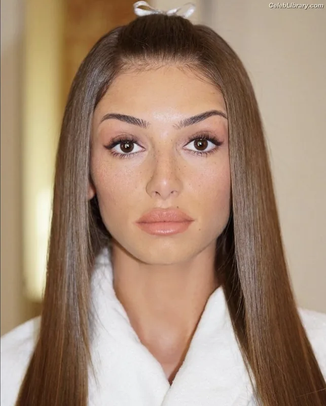 Mimi Keene photo 10 of 236