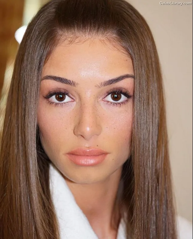Mimi Keene photo 11 of 236