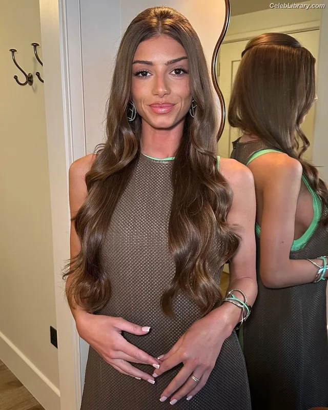 Mimi Keene photo 5 of 236